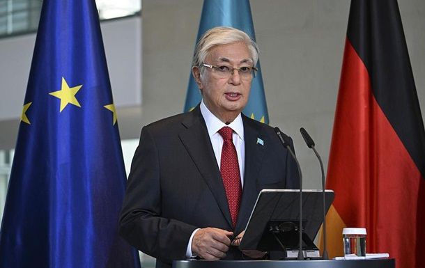 Токаев призвал РФ заморозить войну против Украины