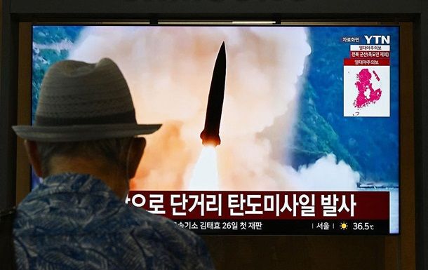 Северная Корея снова запустила баллистическую ракету