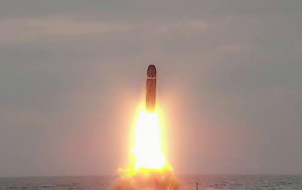 Французская подлодка запустила новую баллистику