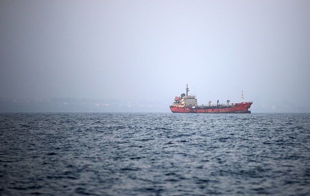 В Ормузском проливе атаковали судно с гражданами Индии