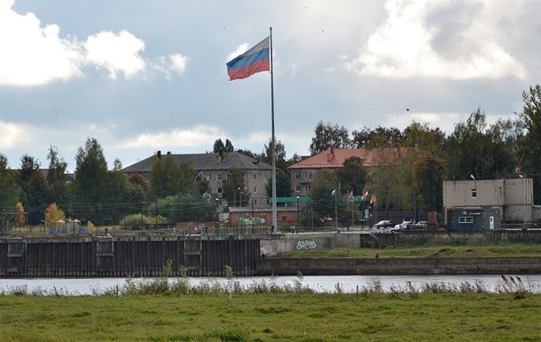 Литва подняла военных для охраны границы с Калининградом