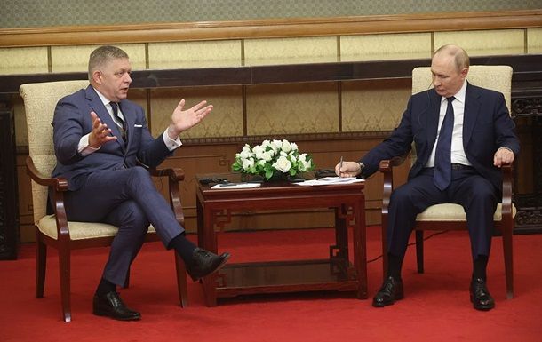 Фицо обвинили в "сотрудничестве с Кремлем"