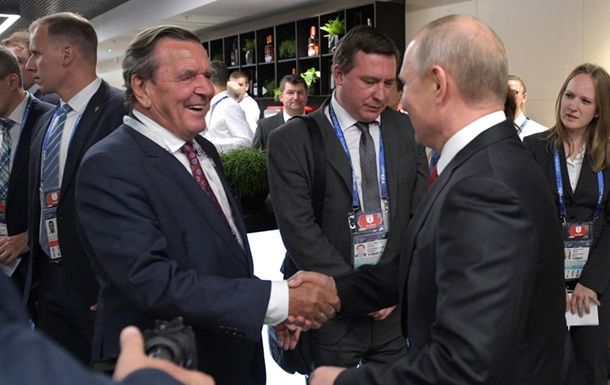В СДПГ требуют исключить Шредера из партии после визита к Путину