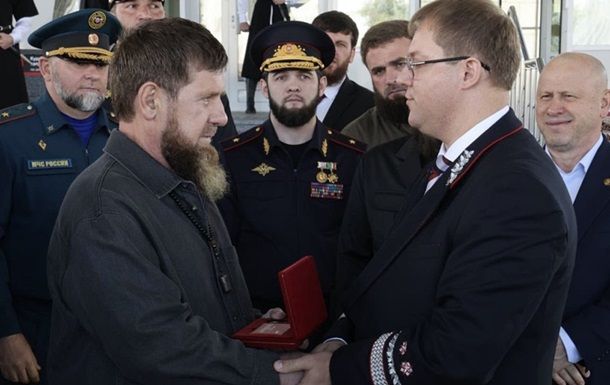 Железнодорожник, архитектор и генерал: Кадырову дали еще одну награду в РФ