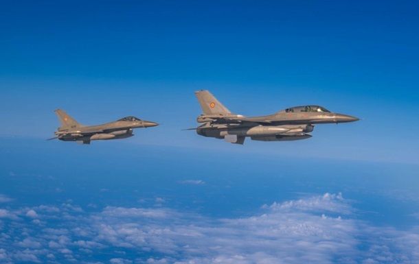 Румынские F-16 сбили два дрона над Черным морем
