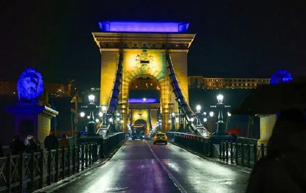 Мэры 11 округов Венгрии пообещали помочь Украине пережить зиму