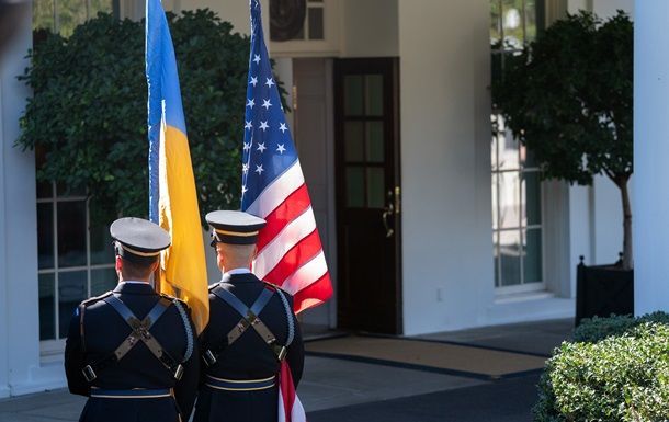 Полиция оцепила территорию возле посольства Украины в Вашингтоне