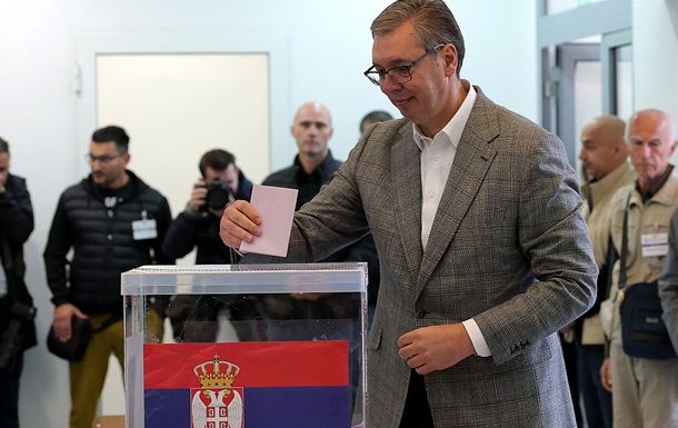 В Сербии начались досрочные выборы