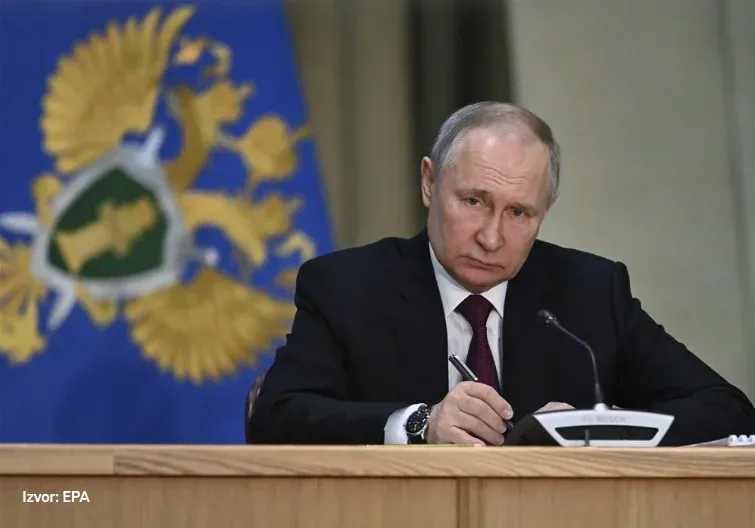 Putin u nenajavljenoj posjeti Krimu