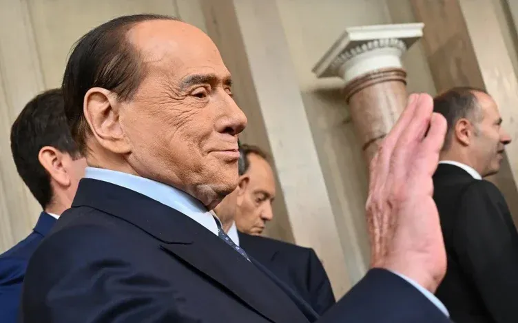 Umro Silvio Berluskoni