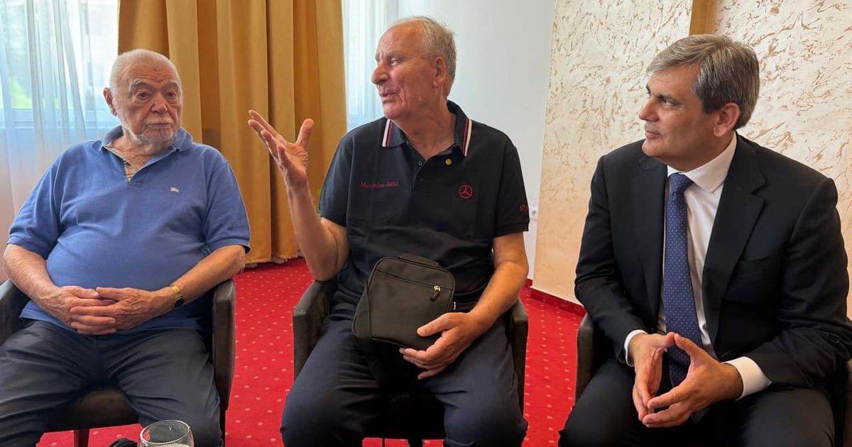 Ibrahimović sa Mesićem na posjeti bivšem članu Predsjedništva SFRJ Bogiću Bogićeviću