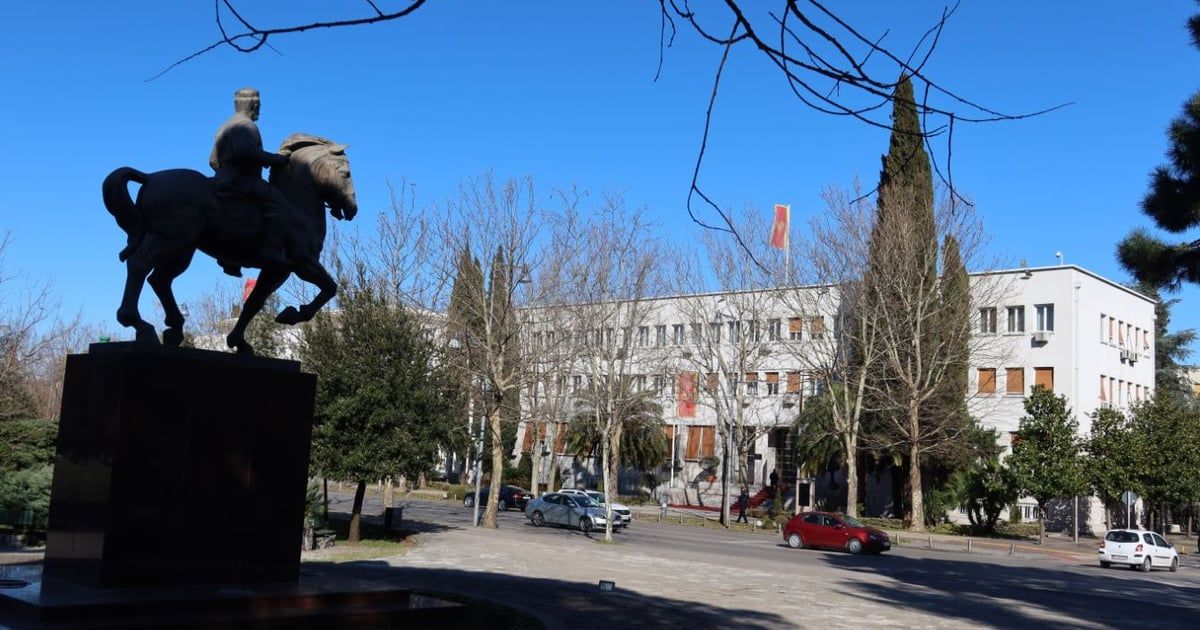 Poslanci nastavljaju raspravu o promjenama Ustavu