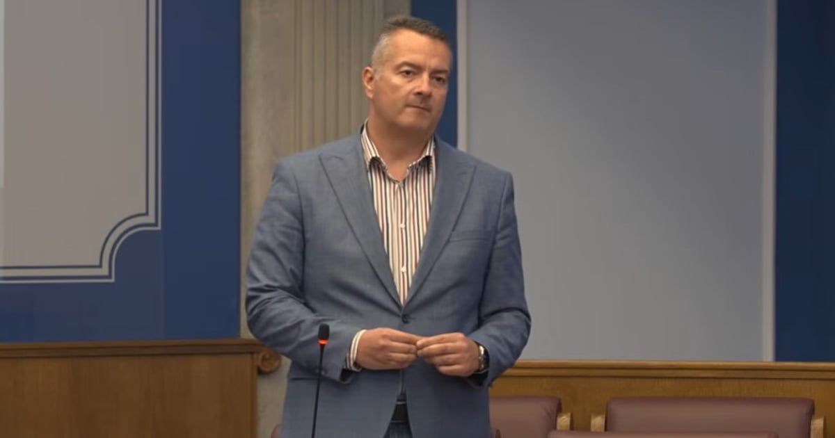 Spajić prihvatio inicijativu Vuksanovića: Razmotrićemo leks specijalis za Bokeljsku mornar