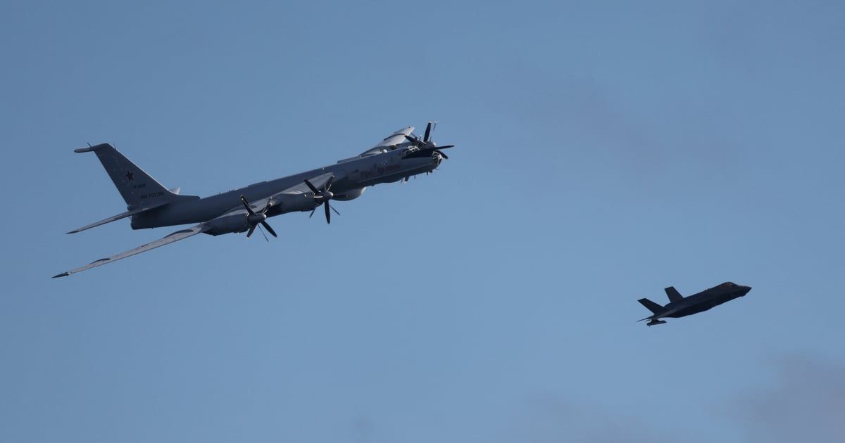 Velika Britanija tvrdi da se ruski avion približio nosaču aviona u Norveškom moru