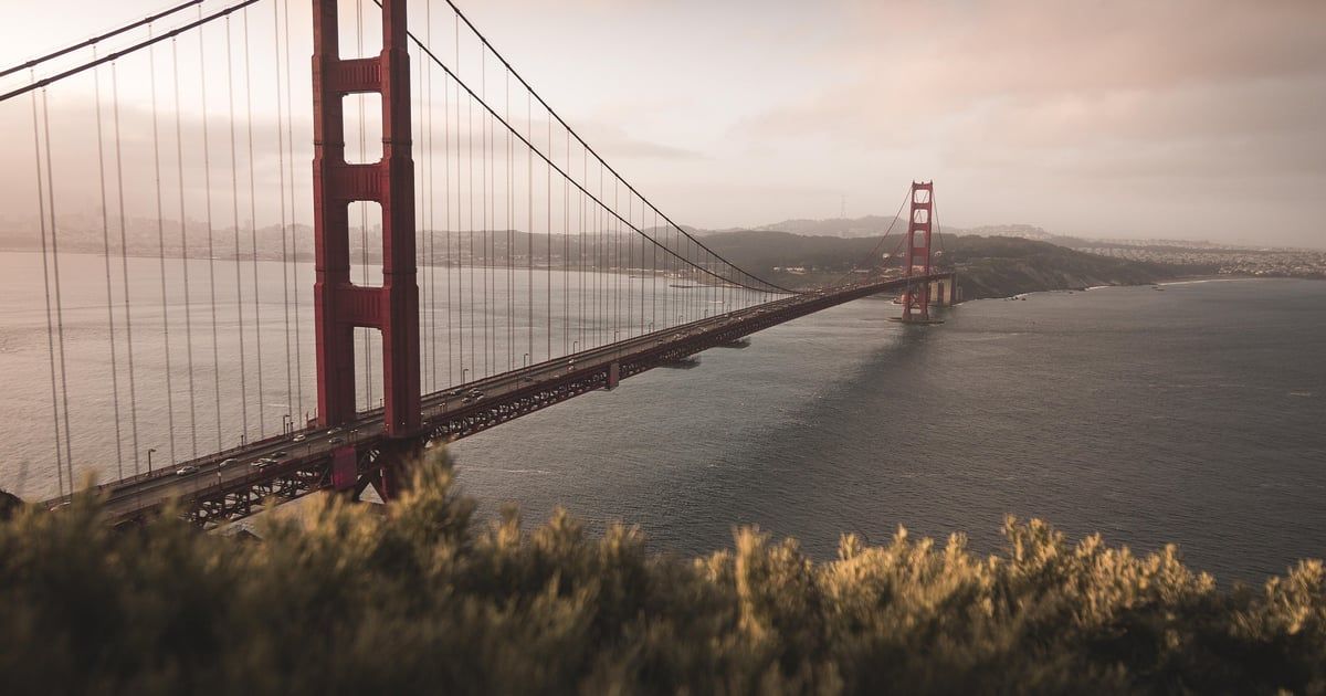 Jedna osoba poginula, dvije nestale nakon prevrtanja broda sa 19 ljudi u zalivu San Francisko