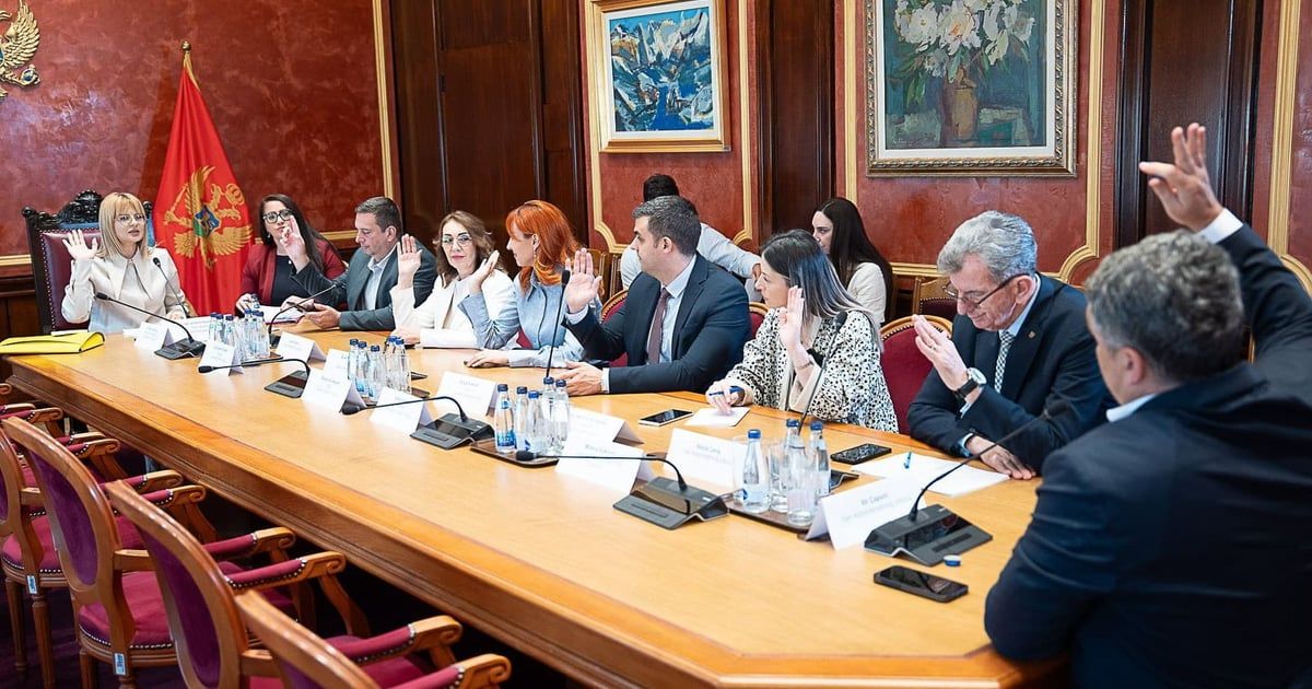 Administrativni odbor nije izabrao članove CIK-a, Komisija traži da hitno iniciraju izmjen