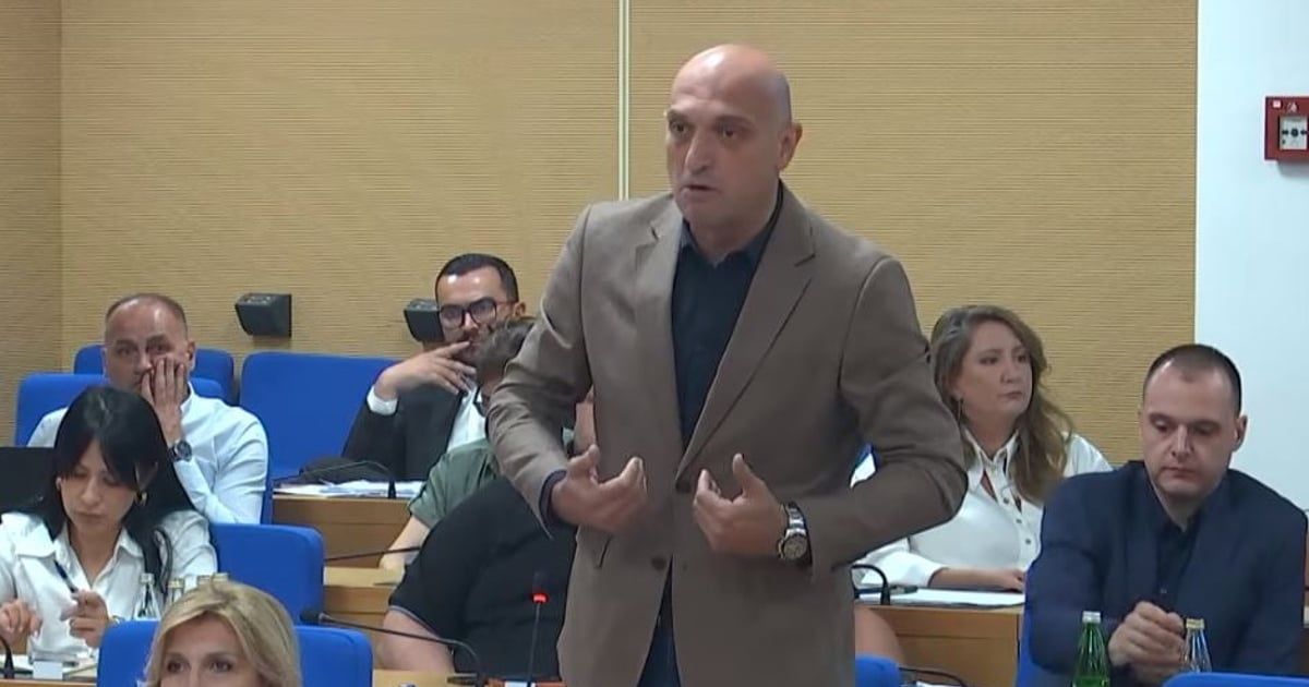 Abdić o stanju u FK Budućnost: Izvinite, ali ovo je katastrofa; Brajović: U upravi nijesu