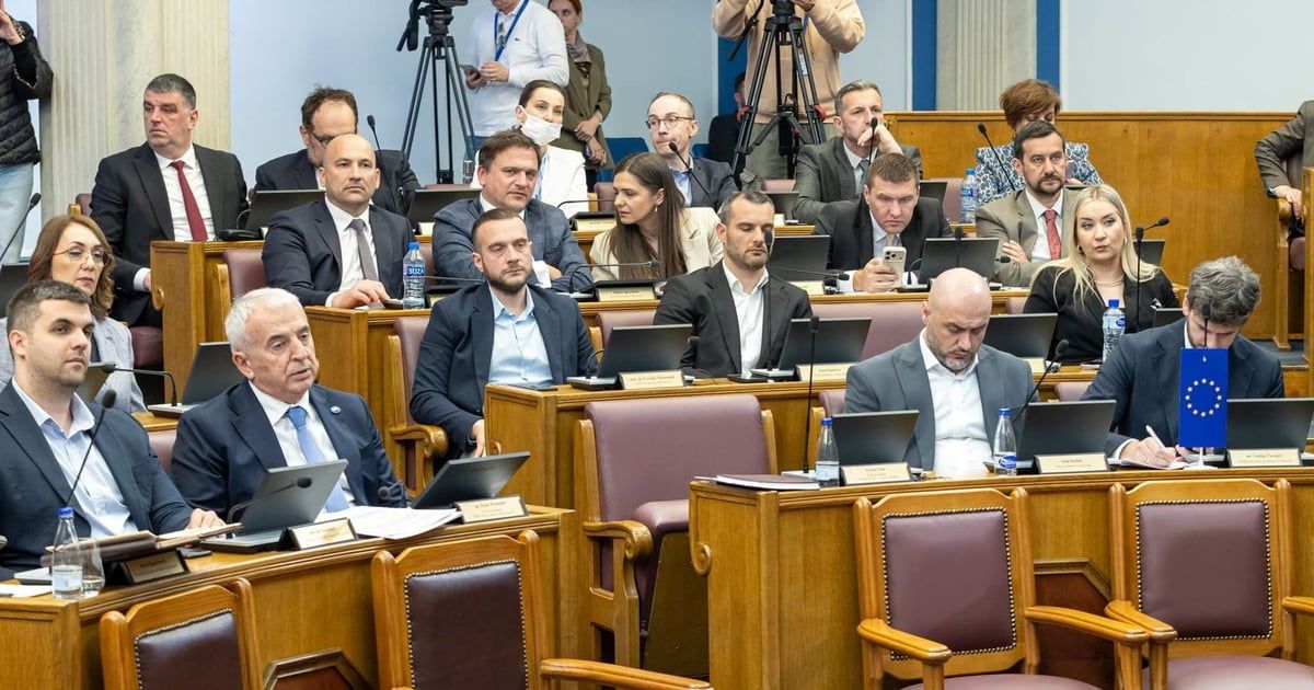 PES se ogradio u ime Vlade od Mandićevog poteza