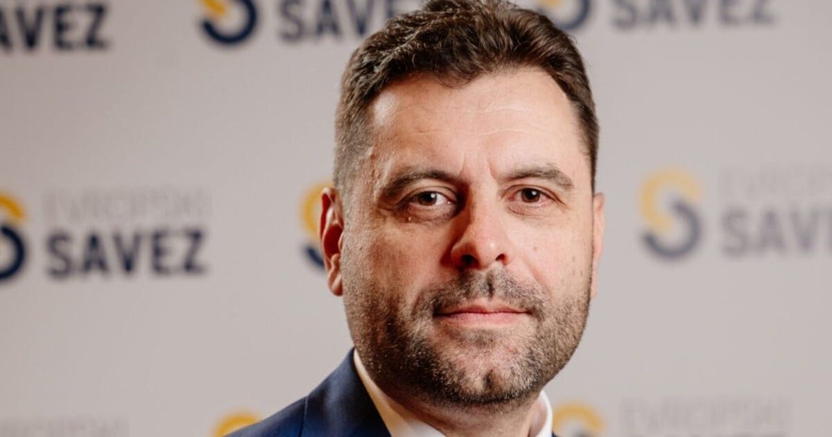 Vujović NSD-u: Ne možete da barjačite ili predvodite...