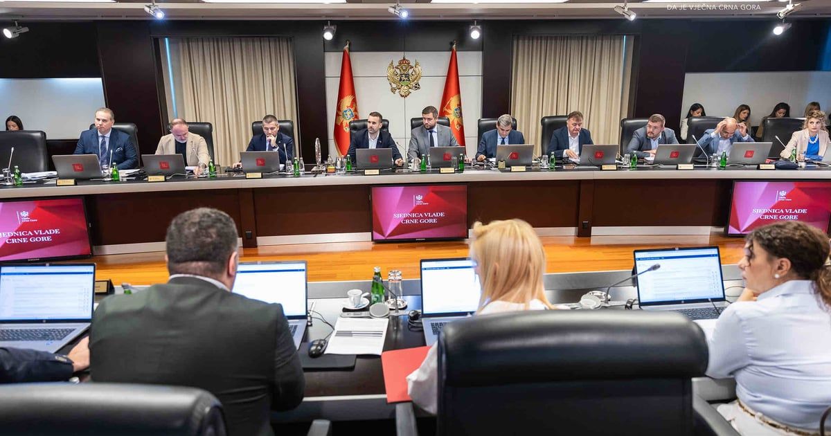 Vlada bez održavanja sjednice odlučila o Predlogu za promjenu Ustava