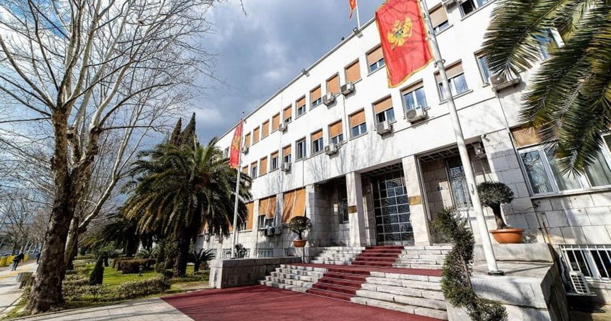 Poslanici o amandmanima na Ustav 24. avgusta