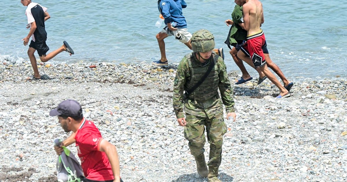 Broj poginulih migranata u Seuti porastao na 67, desetine hiljada se vratile u Maroko