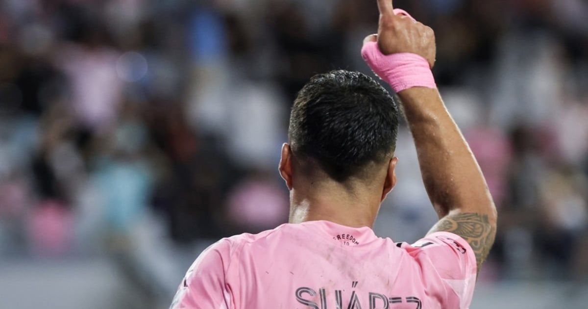 Suarez dao gol sa 40 metara