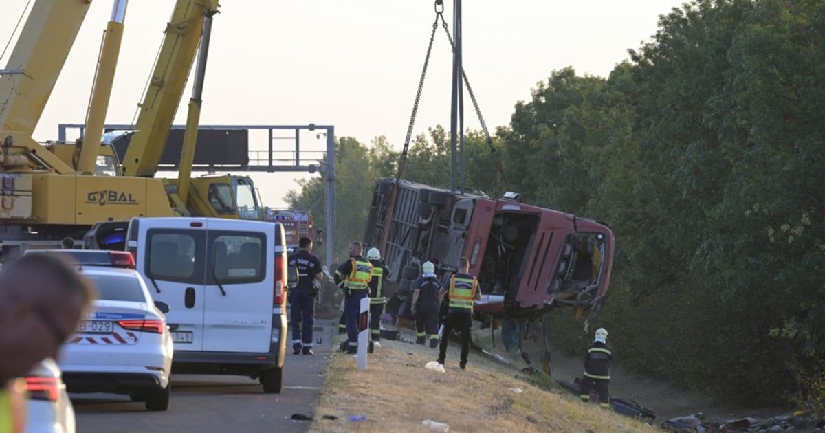 Autobus se prevrnuo u Mađarskoj, 12 mrtvih, vozač uhapšen