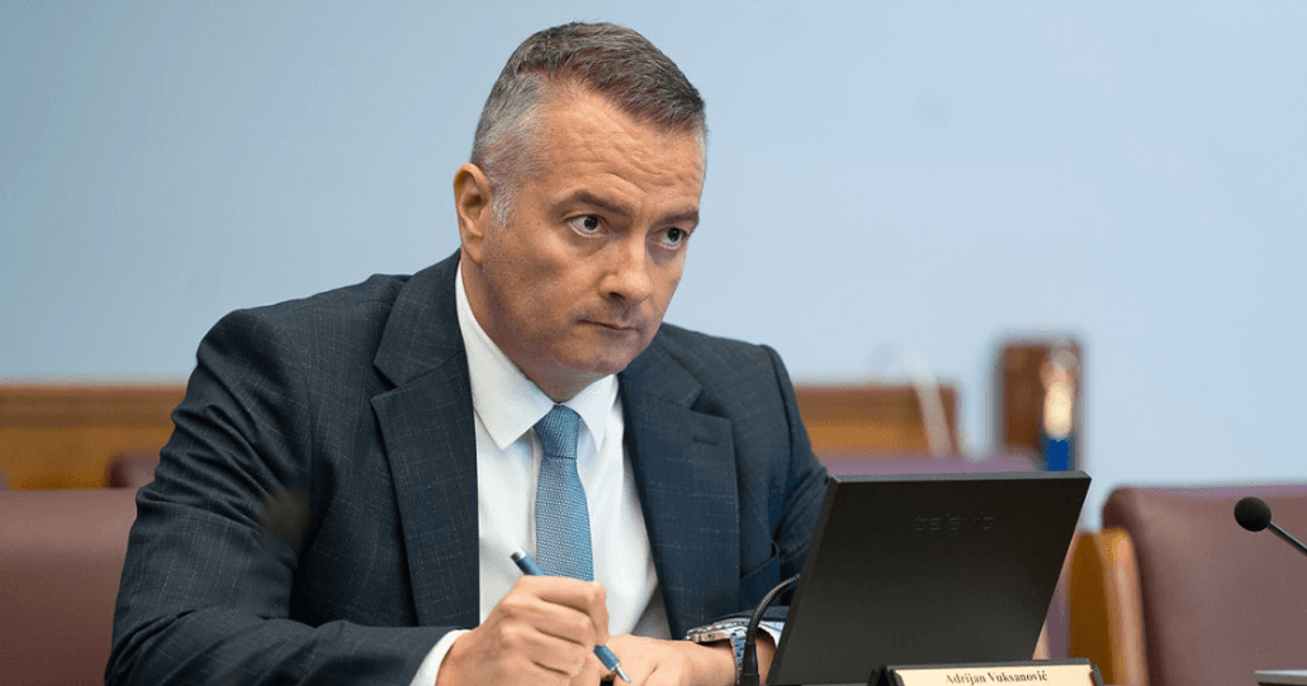 Vuksanović: Je li sada Spajiću konačno jasno s kim je glasao za Rezoluciju o Jasenovcu?