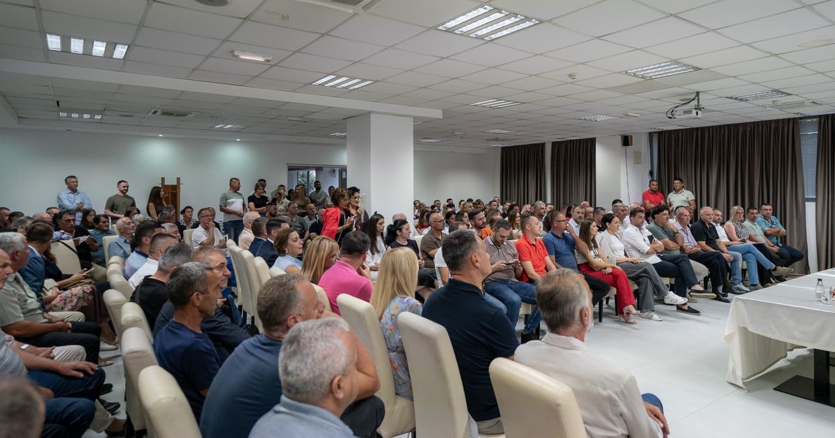 PES: U Bijelom Polju organizovan razgovor građana sa članovima Vlade i poslanicima