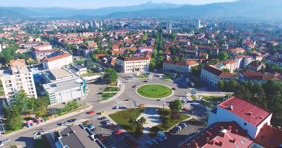 DPS Nikšić: PES da prestane da priča o meritokratiji, dok na stotine partijskih uhljeba i