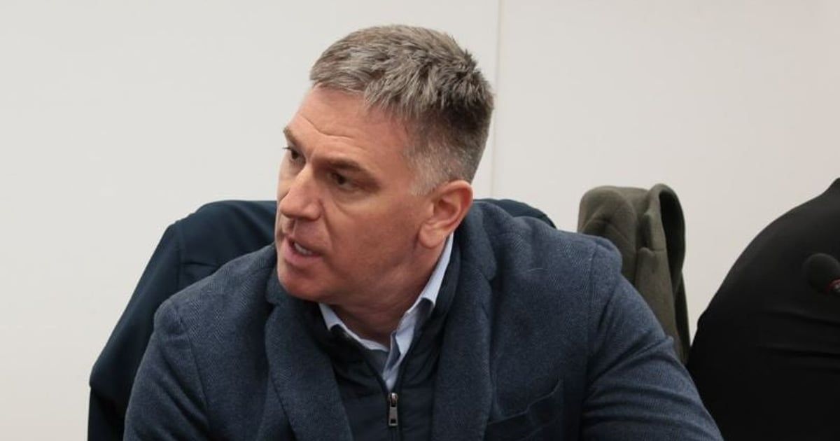 Huter: Mandić mora sa vlasti jer predstavlja prepreku na evropskom putu Crne Gore