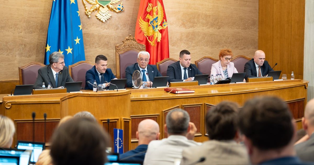 Zakazana sjednica: Poslanici 24. septembra o razrješenju Mandića