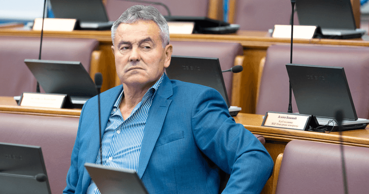 Milan Lekić: Najoštrije osuđujemo ispisivanje grafita ispred kuće poslanice Strujić Harbić