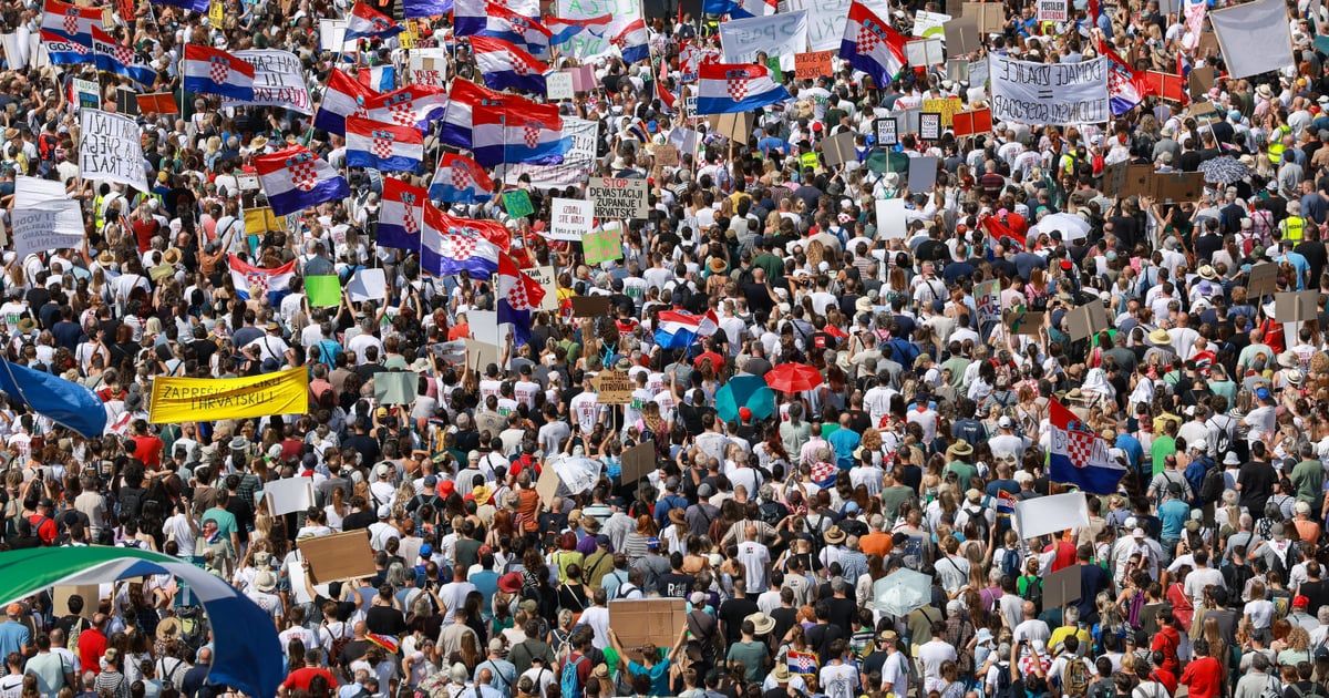 Desetine hiljada ljudi na trgu u Zagrebu: Oštre poruke sa protesta zbog otpada u Lici