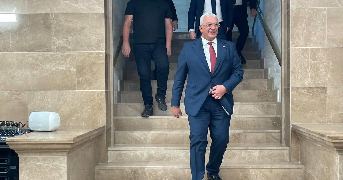 Evropski savez: Mandić kukavički utekao od smjene, parlament pogažen da bi se sačuvala fot