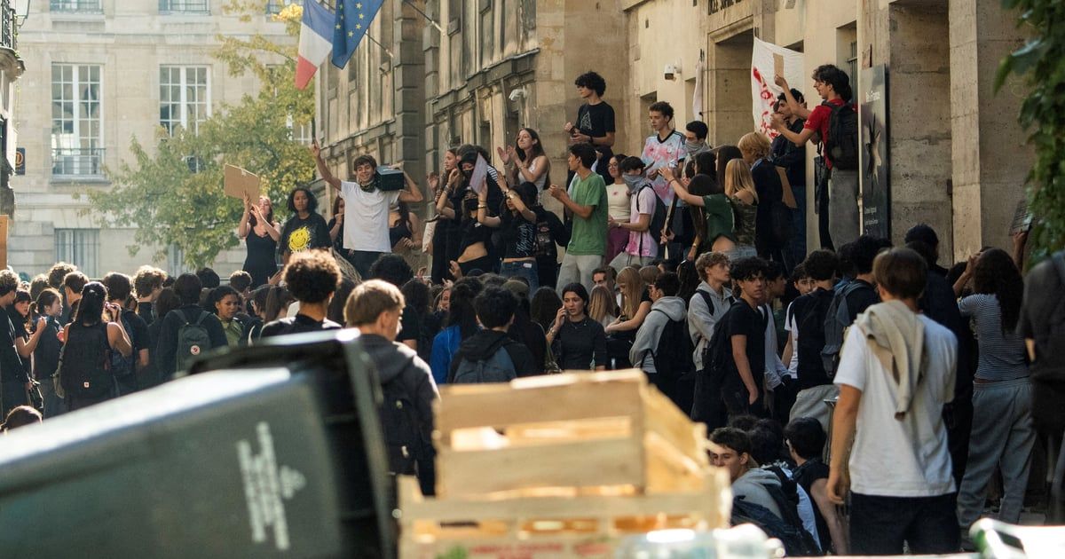 Protesti srednjoškolaca u Francuskoj ulaze u treću sedmicu, tinejdžer teško povrijeđen u s