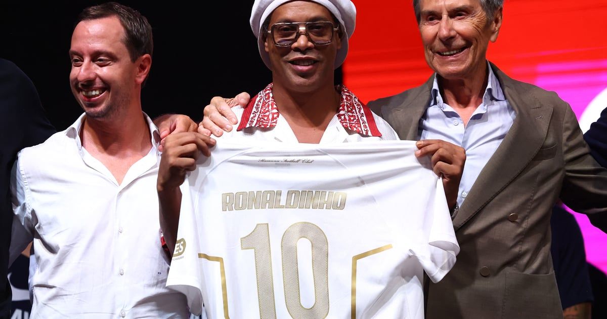 Ronaldinjo se vraća na teren nakon deset godina