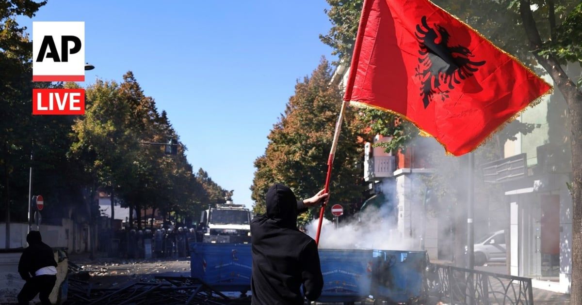 Novi sukobi u Tirani: Demonstranti ponovo gađali
