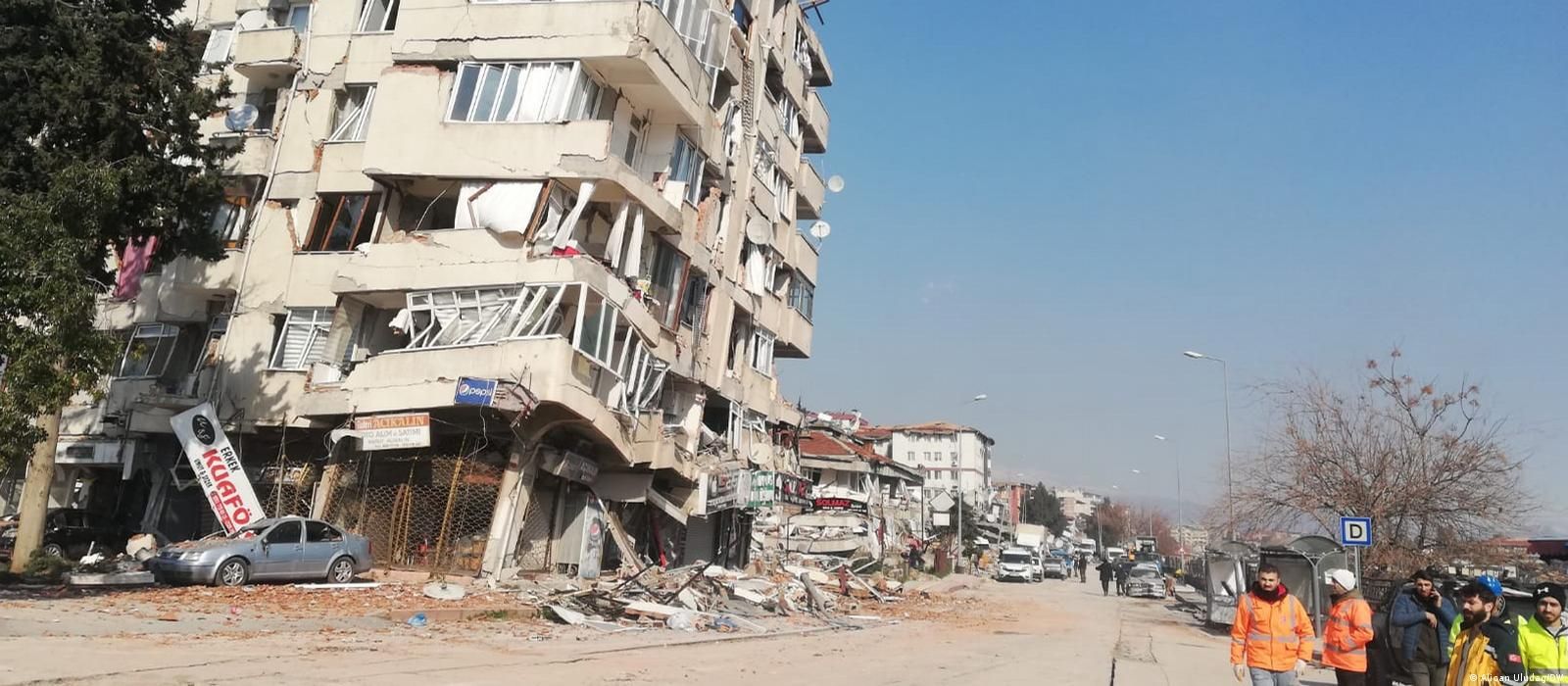 Deprem sonrası Hatay enkaz altında